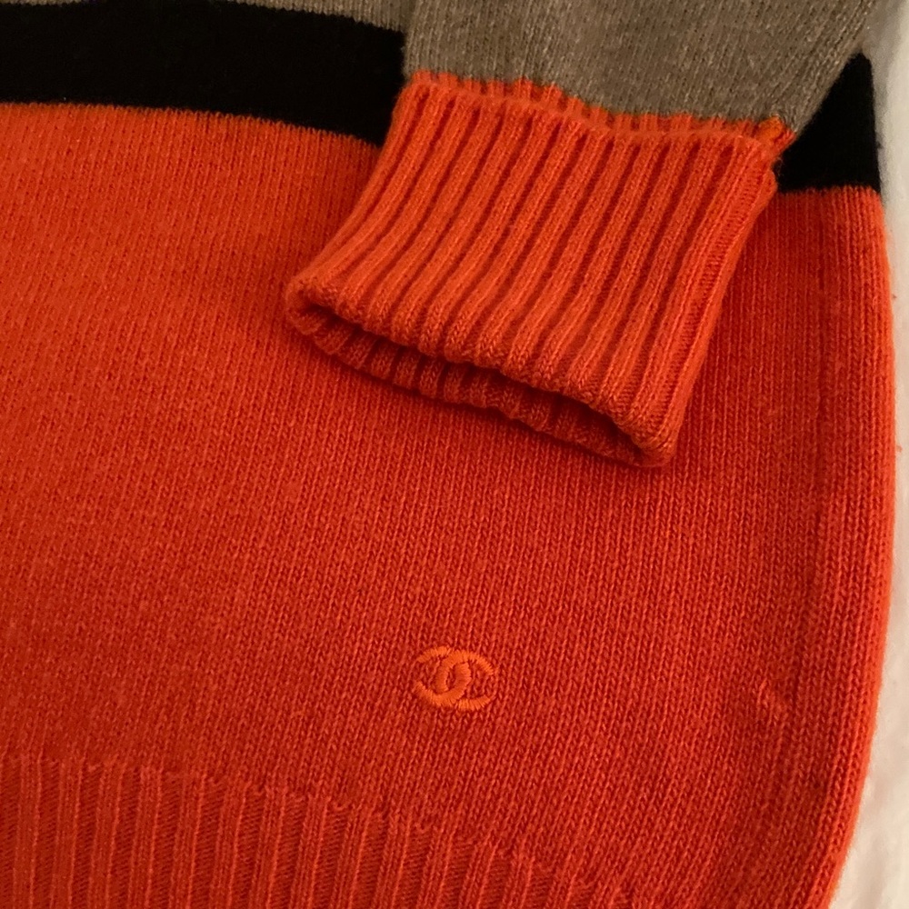 CHANEL Vintage Lush Cashmere Women's Tan and Orange Sweater; Ladies size Medium - Picture 6 of 16